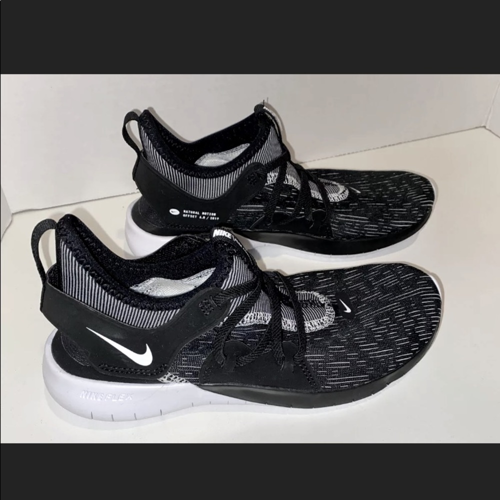 Kids Nike Flex Size 5.5 Neutral Motion